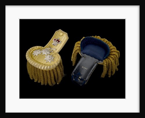 Royal Marines uniform: epaulettes by unknown
