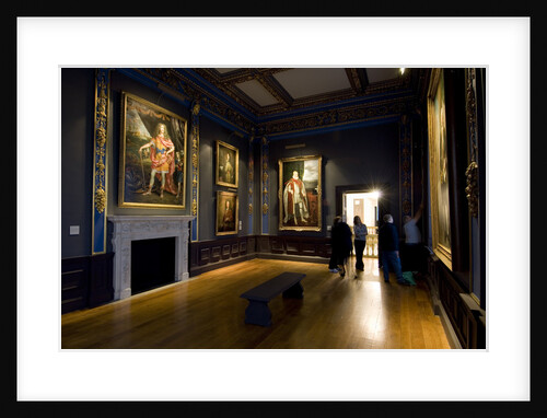 Queen's Cabinet by unknown