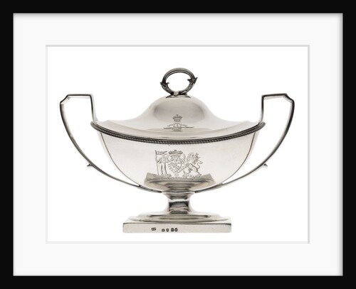 Sauce tureen with lid by Daniel Pontifex
