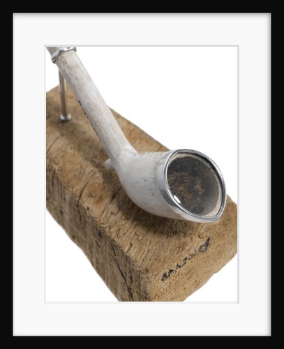 Clay pipe by unknown
