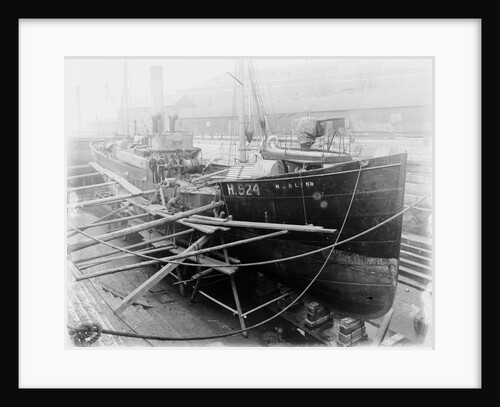 Trawler HMS 'Merlin II' (1906) by unknown
