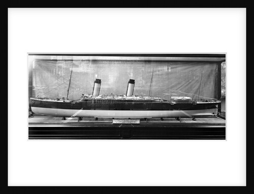 Model of the 'Oceanic' (1899) by Bedford Lemere & Co.