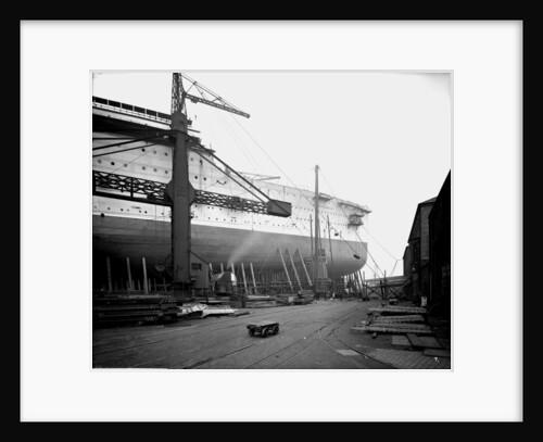 Fore part of the passenger liner 'Aquitania' (1914) on the stocks by Bedford Lemere & Co.