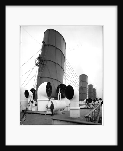 View from the Flying Bridge on the 'Aquitania' (1914) by Bedford Lemere & Co.