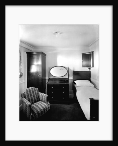 First Class stateroom on the 'Aquitania' (1914) by Bedford Lemere & Co.