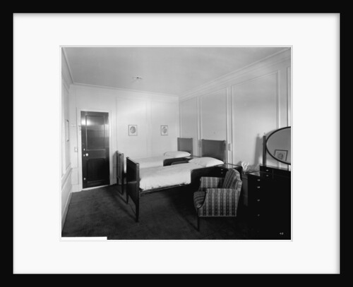 First Class bath and toilet suite on the 'Aquitania' (1914) by Bedford Lemere & Co.