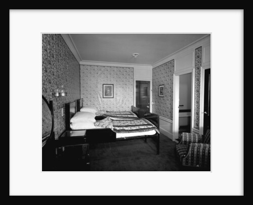 First Class bath and toilet suite on the 'Aquitania' (1914) by Bedford Lemere & Co.