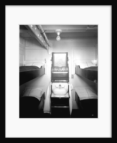 Third Class cabin on the 'Aquitania' (1914) by Bedford Lemere & Co.