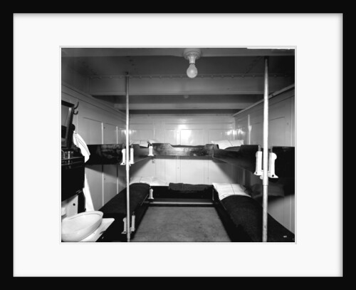 Third Class cabin on the 'Aquitania' (1914) by Bedford Lemere & Co.