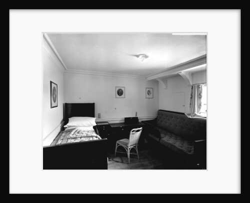 First Class stateroom on the 'Aquitania' (1914) by Bedford Lemere & Co.