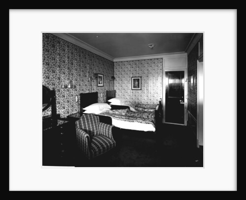 First Class bath and toilet suite on the 'Aquitania' (1914) by Bedford Lemere & Co.