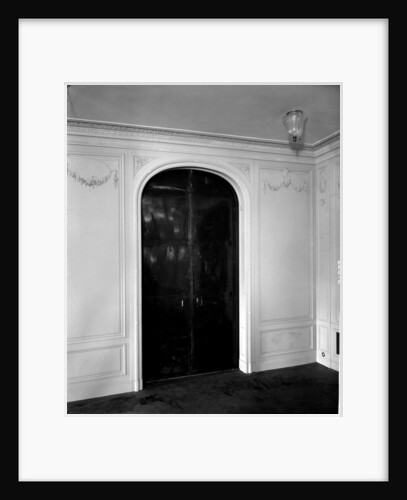 Service entrance to the First Class Dining Saloon on the 'Aquitania' (1914) by Bedford Lemere & Co.
