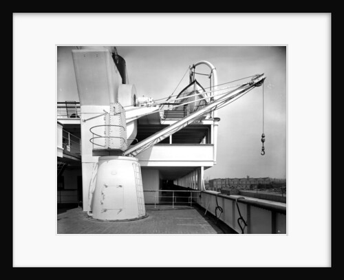 Electric deck crane on the 'Aquitania' (1914) by Bedford Lemere & Co.