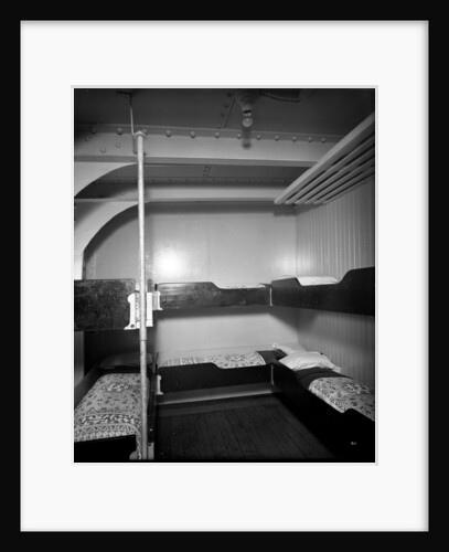 Third Class cabin on the 'Missanabie' (1914) by Bedford Lemere & Co.