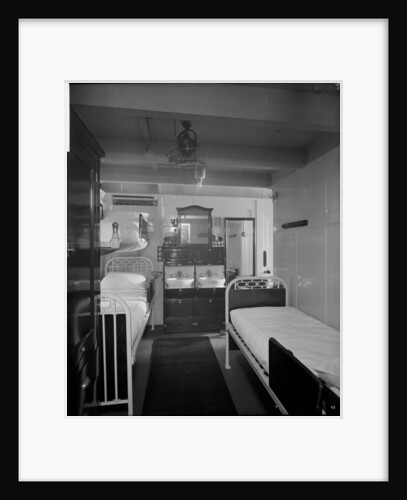 Stateroom on the 'Essequibo' (1914) by Bedford Lemere & Co.