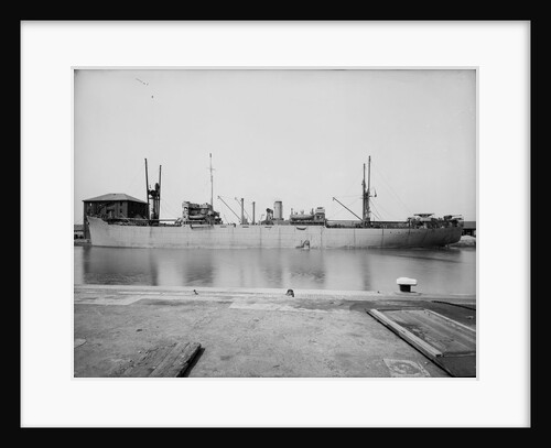 The 'Empire Archer' (Br, 1942) lying in the Alexandra Dock, Hull by unknown