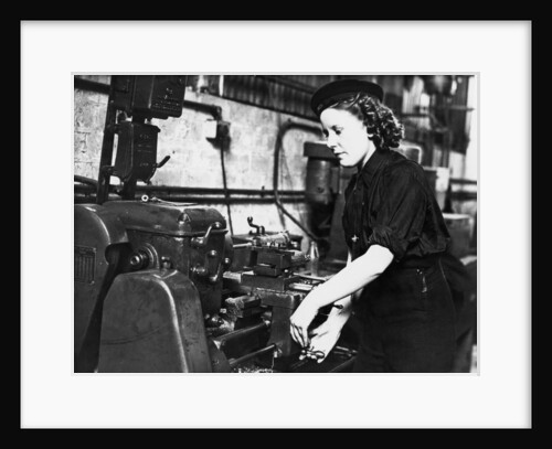 A Wren using a turning machine in the Second World War by Unknown