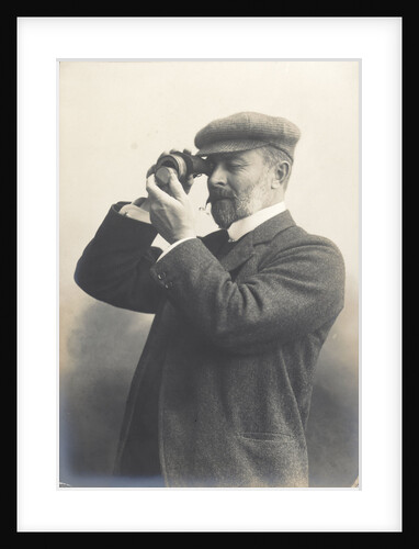 Cust demonstrating his Patent Rangefinder, circa 1904 by unknown