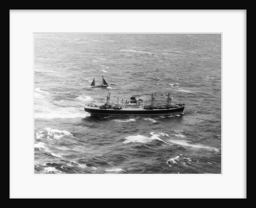 Photo number 6: Photograph of the rescue of the 'Moyana' by the 'Clan Maclean' by unknown
