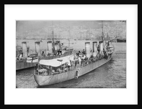 Torpedo boat destroyer HMS 'Savage' (1910) by unknown