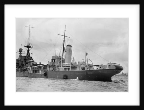 'Petronel' (Br, 1918) alongside 'Repulse' (Br, 1916) by unknown