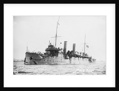 2nd class protected cruiser HMS 'Fox' (1893) under way by unknown