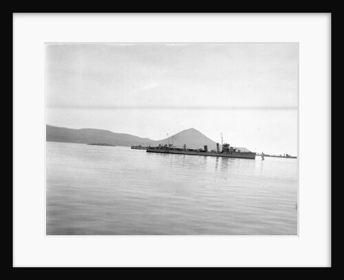 'Vanquisher' (Br, 1917) at anchor in Navarin Bay, Greece by unknown