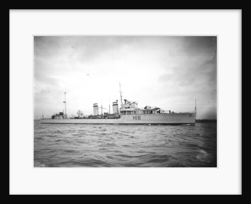 HMS 'Daring' (Br, 1932), under way during trials in Southampton Water by Unknown