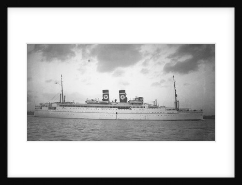 'Arandora Star' (Br, 1927) under way in Southampton Water by unknown