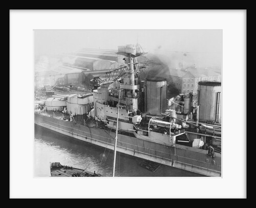 HMS 'Hood' (1918) battlecruiser by unknown