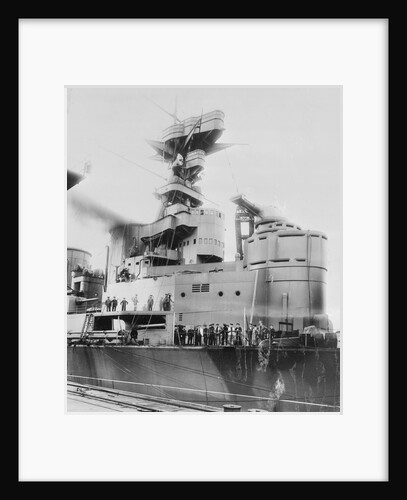 HMS 'Hood' (1918) battlecruiser by unknown
