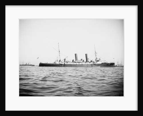 2nd class protected cruiser HMS 'Fox' (1893) under way by unknown