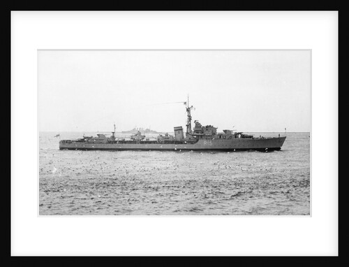 HMS 'Cavendish' (Br, 1944) under way in the Hamoaze, flying paying off pennant and crew lining deck by unknown