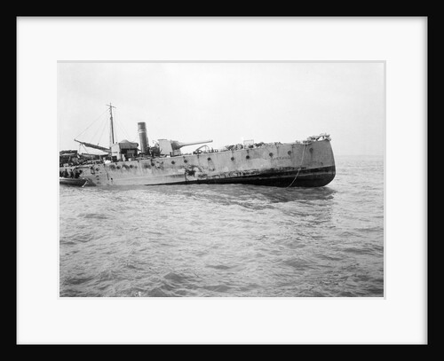 The port quarter view of the light cruiser HMS 'Arethusa' (1913) aground on Cutler Shoal. by Lieutenant Geoffroy William Winsmore Hooper