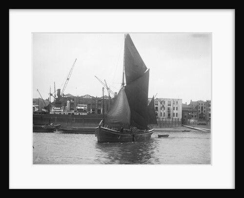 A spritsail barge under way off the Free Trade Wharves by Unknown