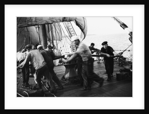 Weighing the anchor by Alan Villiers