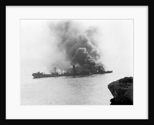 'War Knight' (Br, 1917), on fire in Freshwater Bay, Isle of Wight by unknown