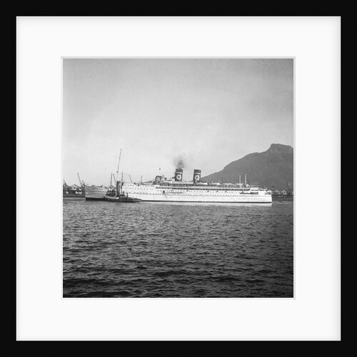 'Arandora Star' (Br, 1927) in Cape Town harbour by unknown