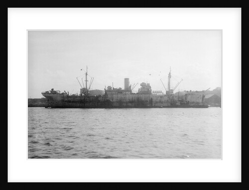 'Empire Magpie' (Br, 1919) lying in port by unknown
