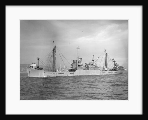 'Lapland' (Br, 1942) at anchor by unknown