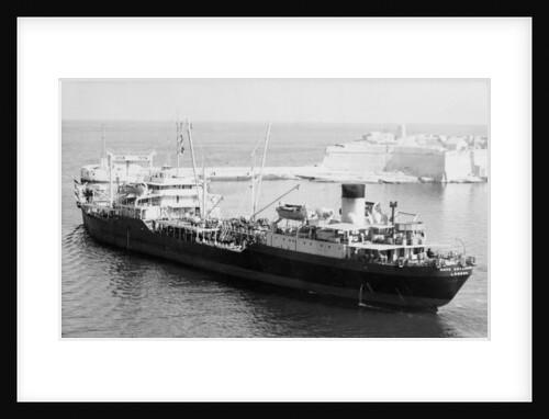 'Wave Sovereign' (Br, 1945) before the fitting of a beam replenishment equipment by unknown