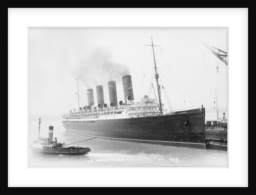 'Mauretania' at Southampton by Marine Photo Service