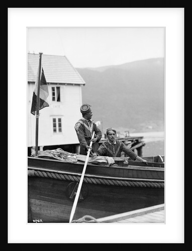 Lascar crew of passenger liner 'Viceroy of India' (Br, 1929) by unknown