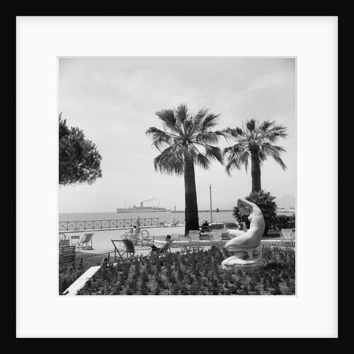 Cruise liner 'Chusan' (1950) at Cannes by Marine Photo Service