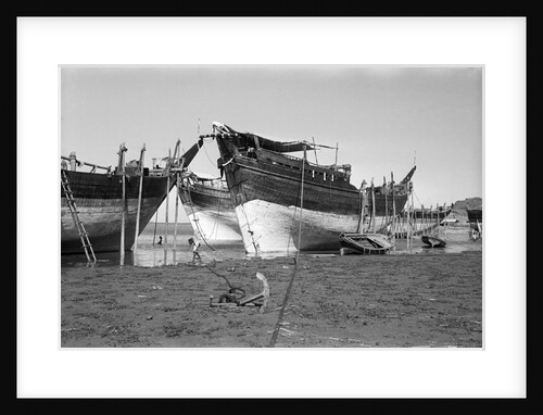 Typical Kuwaiti vessels by Alan Villiers