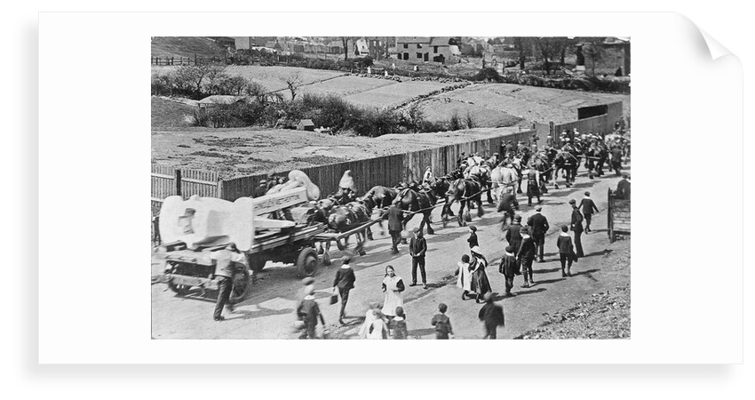 Passenger liner 'Titanic' (Br, 1912) Oceanic Steam Nav Co Ltd, (Ismay Imrie & Co Ltd, managers) (White Star Line): one of her 16 ton anchors leaving Hingley's Works, Netherton, Dudley by unknown