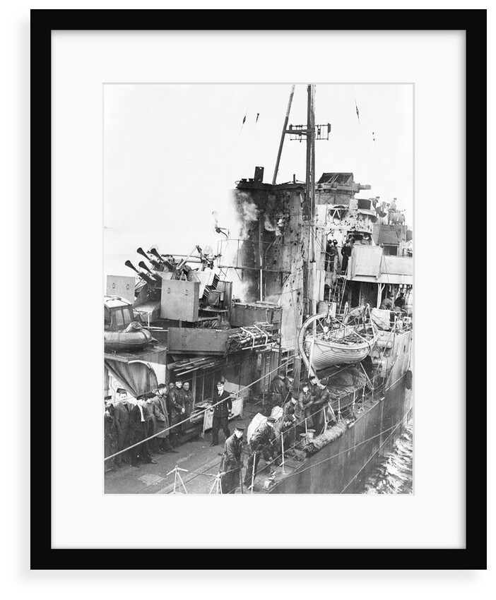 The funnel and bridge area of the destroyer HMS 'Onslow' (1941) by unknown