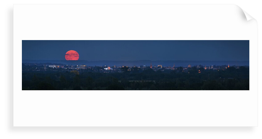 Red Moon rising over Oxford by Andrew Steele