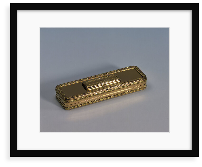 18 carat gold toothpick case with a close-fitting hinged lid by John Allen