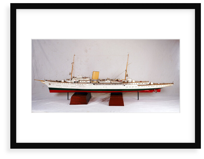 'Grille', port broadside by Unknown